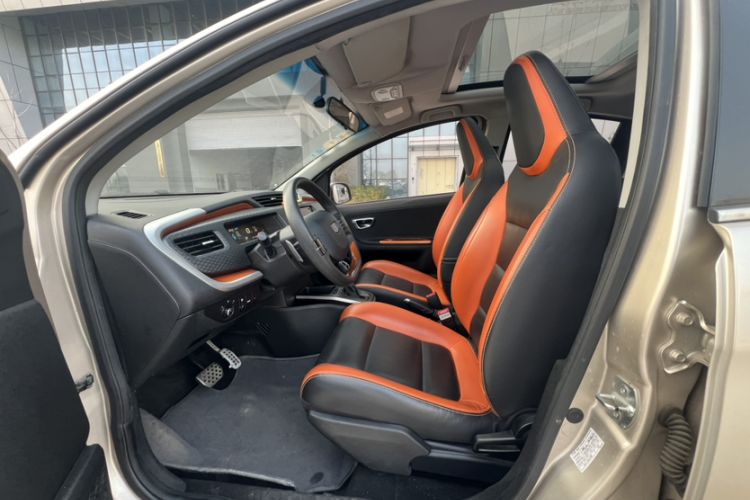 Used Geely Auto Vision X1 2017 1.3L Automatic Player Edition Interior 1