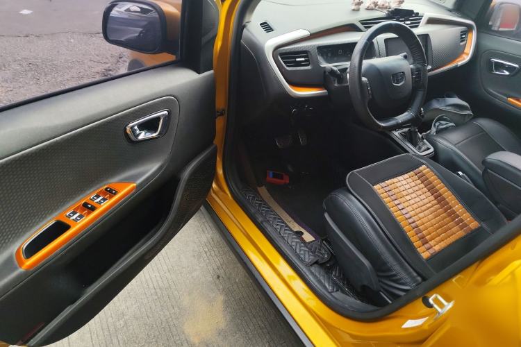 Used Geely Auto Vision X1 2017 1.3L Automatic Player Edition Interior 3