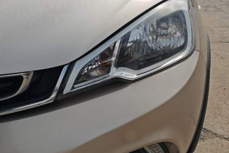 Used Geely Auto Vision X1 2017 1.3L Automatic Player Edition Left Front Headlight