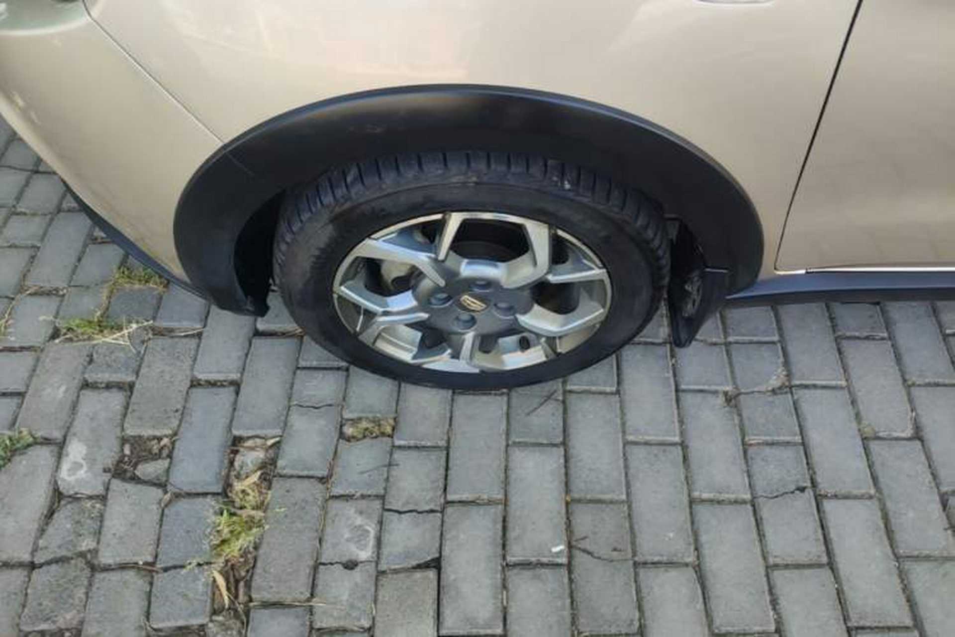 Used Geely Auto Vision X1 2017 1.3L Automatic Fun Edition Left Front Wheel Hub