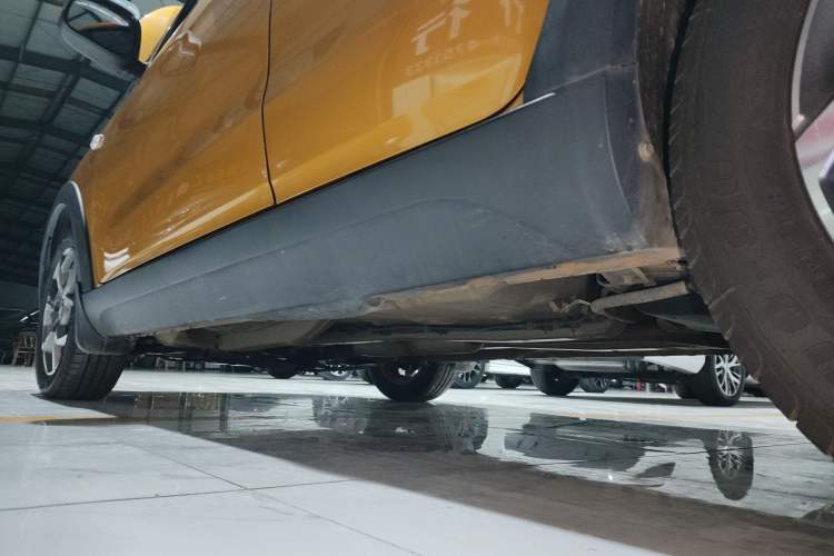Used Geely Auto Vision X1 2017 1.3L Automatic Player Edition Left Side Sill