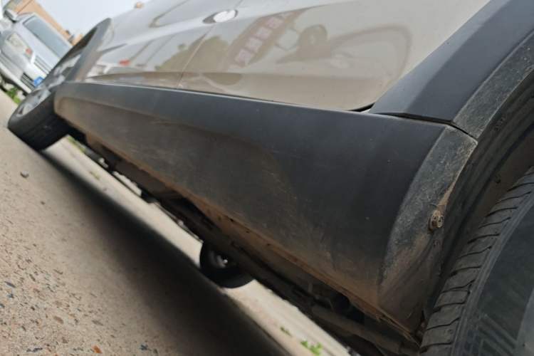 Used Geely Auto Vision X1 2017 1.3L Automatic Player Edition Left Side Sill
