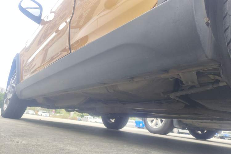 Used Geely Auto Vision X1 2017 1.3L Automatic Fun Edition Left Side Sill