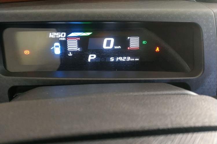 Used Geely Auto Vision X1 2017 1.3L Automatic Player Edition Odometer Close Up