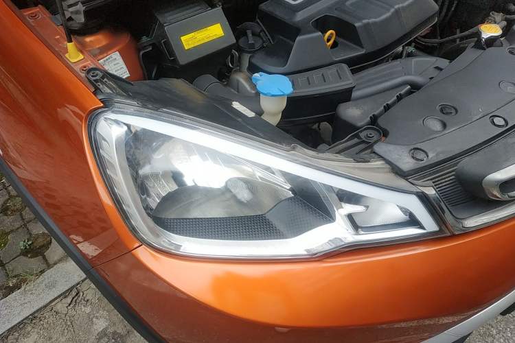 Used Geely Auto Vision X1 2017 1.3L Automatic Player Edition Right Front Headlight