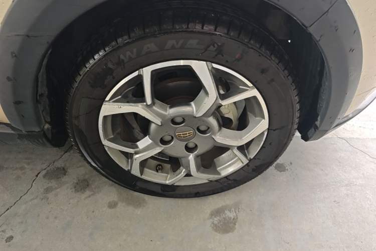 Used Geely Auto Vision X1 2017 1.3L Automatic Fun Edition Right Front Wheel Hub