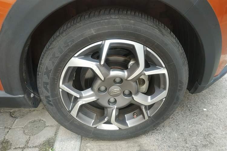 Used Geely Auto Vision X1 2017 1.3L Automatic Player Edition Right Front Wheel Hub