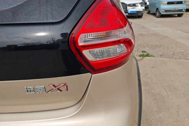 Used Geely Auto Vision X1 2017 1.3L Automatic Player Edition Right Rear Taillight