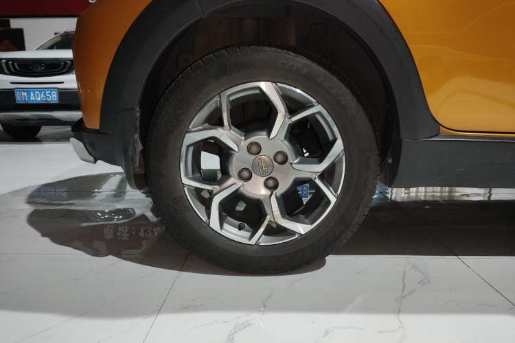 Used Geely Auto Vision X1 2017 1.3L Automatic Player Edition Right Rear Wheel Hub