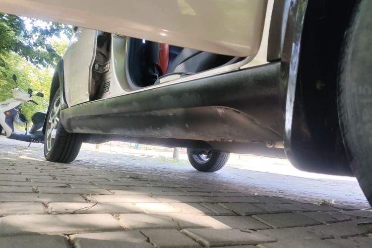 Used Geely Auto Vision X1 2017 1.3L Automatic Fun Edition Right Side Sill