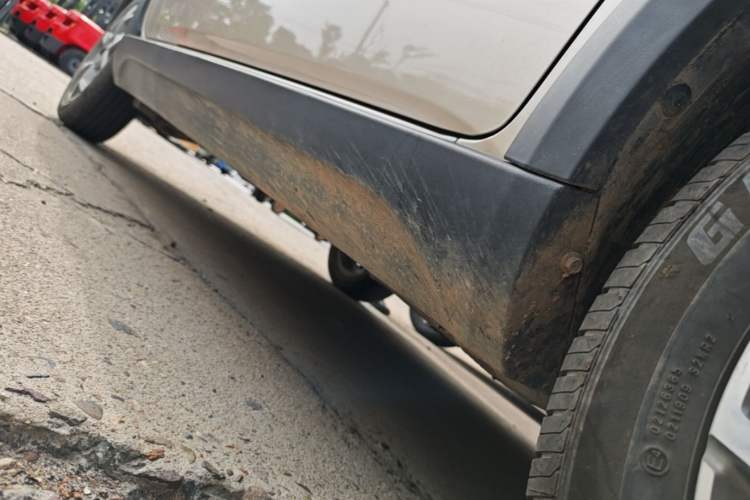 Used Geely Auto Vision X1 2017 1.3L Automatic Player Edition Right Side Sill