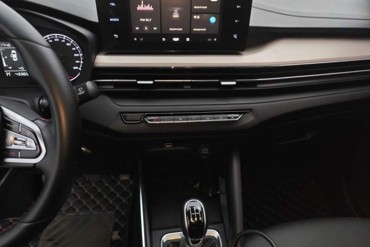 Used Geely Auto Vision X3 2021 PRO 1.5L Manual Elite Model Audio And AC Panel
