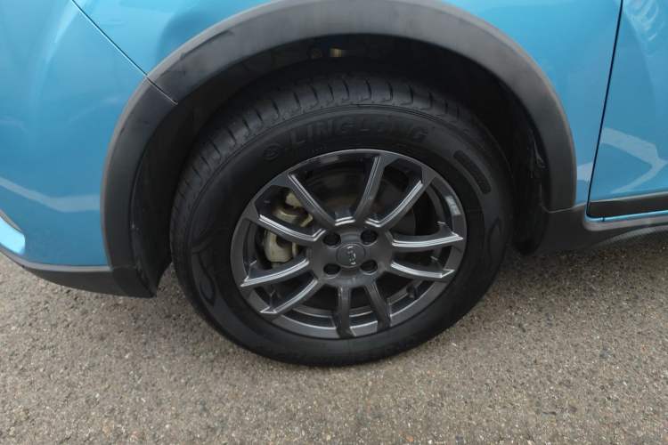 Used Geely Auto Vision X3 2021 PRO 1.5L Manual Elite Model Left Front Wheel Hub