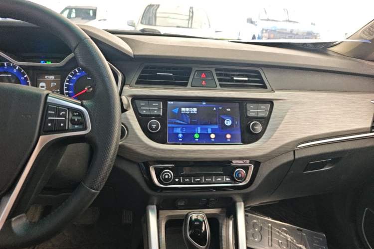 Used Geely Auto Vision X3 2017 1.5L Automatic Elite Model Audio And AC Panel