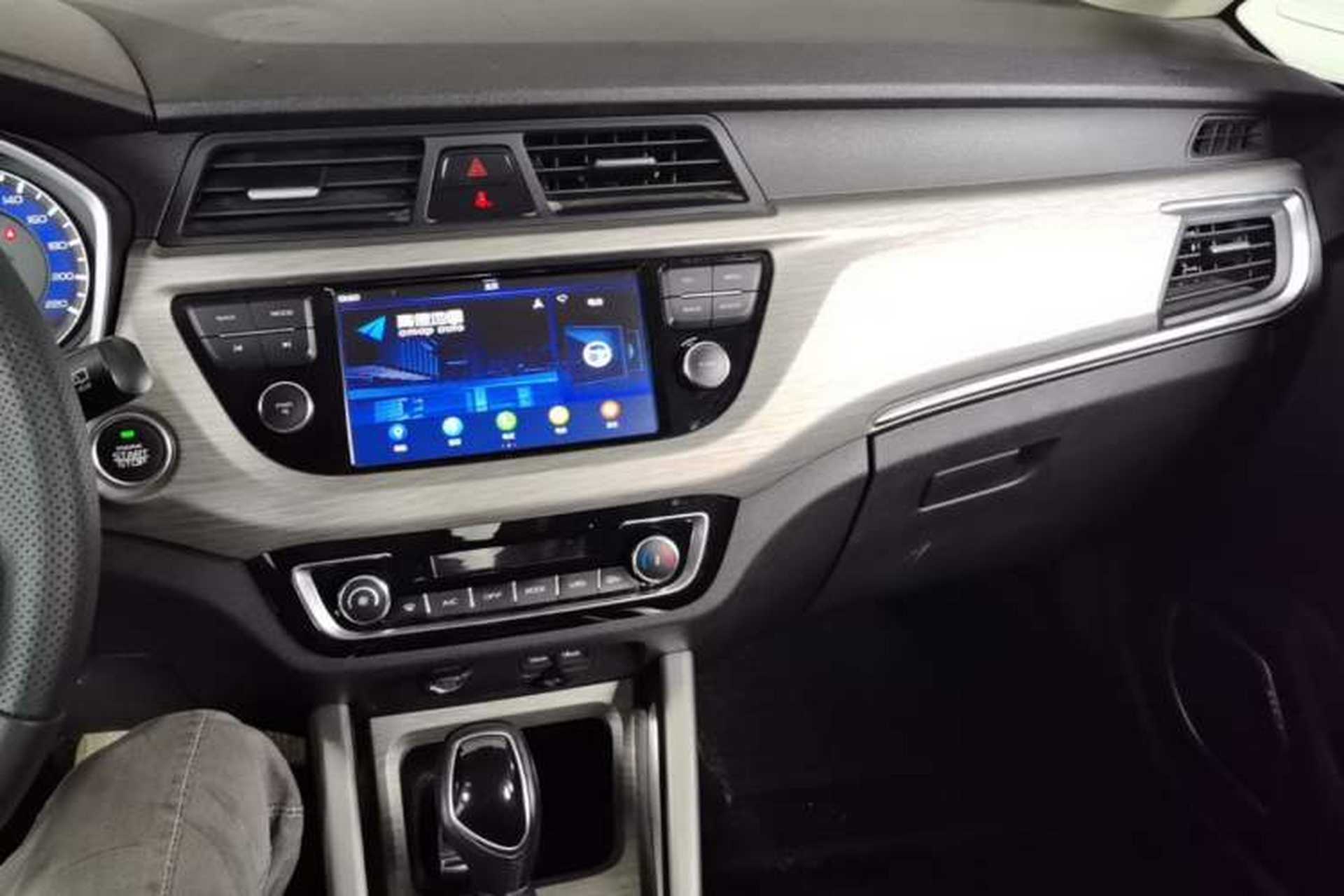 Used Geely Auto Vision X3 2017 1.5L Automatic Luxury Model Audio And AC Panel