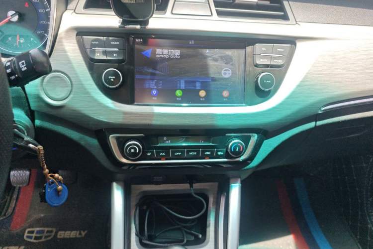 Used Geely Auto Vision X3 2017 1.5L Manual Elite Model Audio And AC Panel
