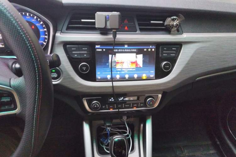 Used Geely Auto Vision X3 2017 1.5L Automatic Luxury Model Audio And AC Panel