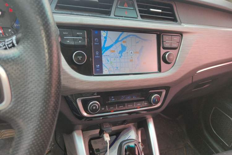 Used Geely Auto Vision X3 2017 1.5L Automatic Elite Model Audio And AC Panel