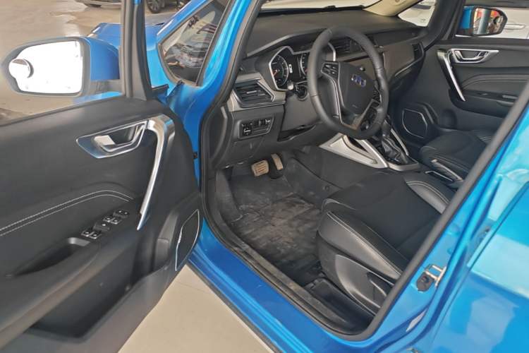 Used Geely Auto Vision X3 2017 1.5L Automatic Luxury Model Driver Seat