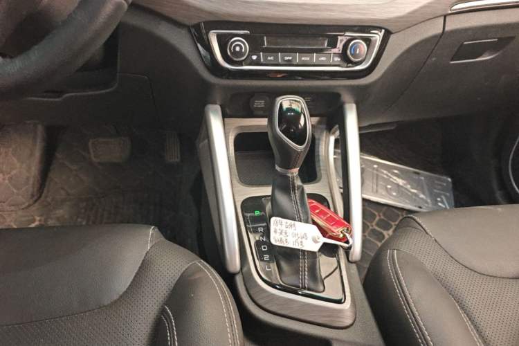 Used Geely Auto Vision X3 2017 1.5L Automatic Elite Model Gear Lever