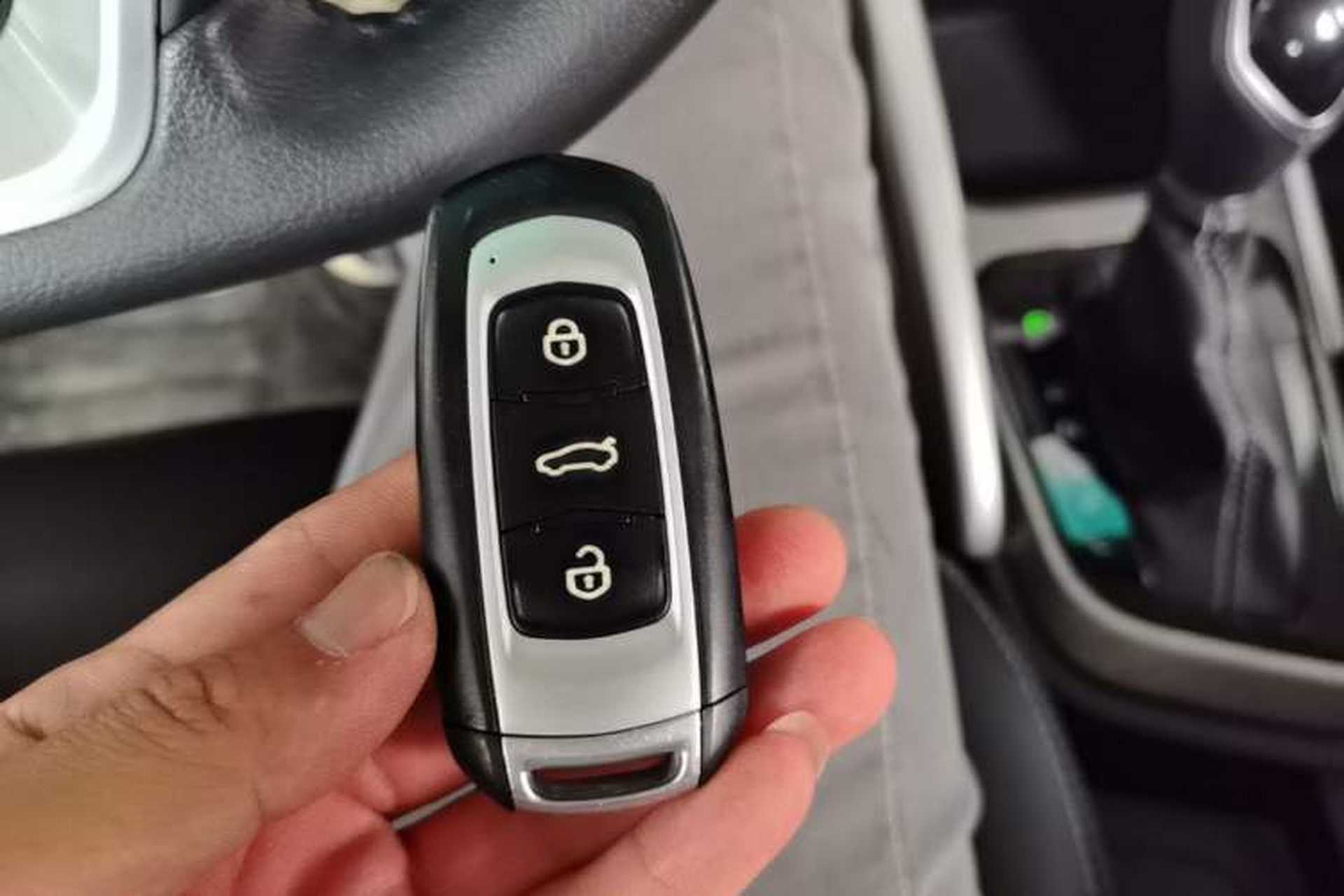 Used Geely Auto Vision X3 2017 1.5L Automatic Luxury Model Interior 1