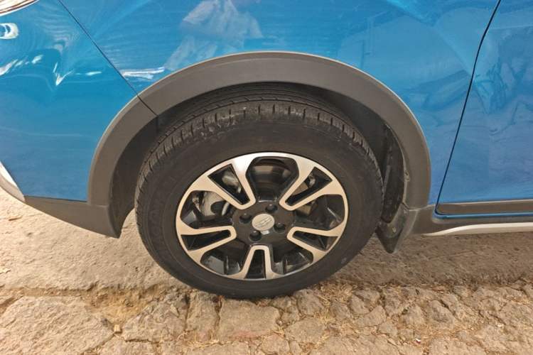 Used Geely Auto Vision X3 2017 1.5L Automatic Elite Model Left Front Wheel Hub