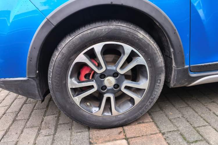 Used Geely Auto Vision X3 2017 1.5L Automatic Luxury Model Left Front Wheel Hub