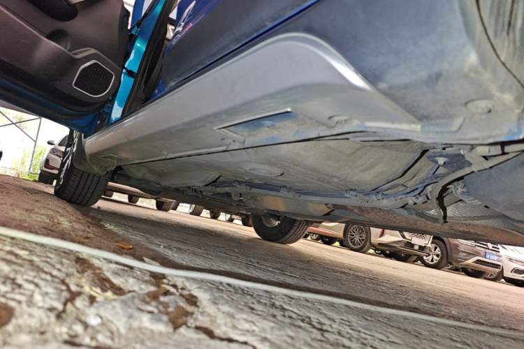 Used Geely Auto Vision X3 2017 1.5L Automatic Elite Model Left Side Sill