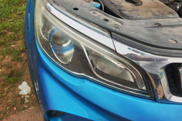 Used Geely Auto Vision X3 2017 1.5L Automatic Elite Model Right Front Headlight