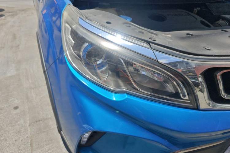 Used Geely Auto Vision X3 2017 1.5L Manual Elite Model Right Front Headlight