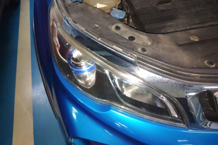Used Geely Auto Vision X3 2017 1.5L Manual Elite Model Right Front Headlight