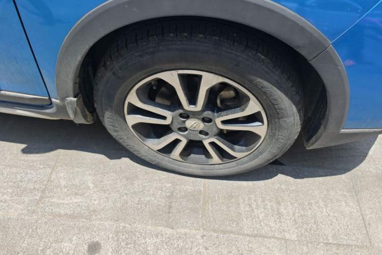 Used Geely Auto Vision X3 2017 1.5L Manual Elite Model Right Front Wheel Hub