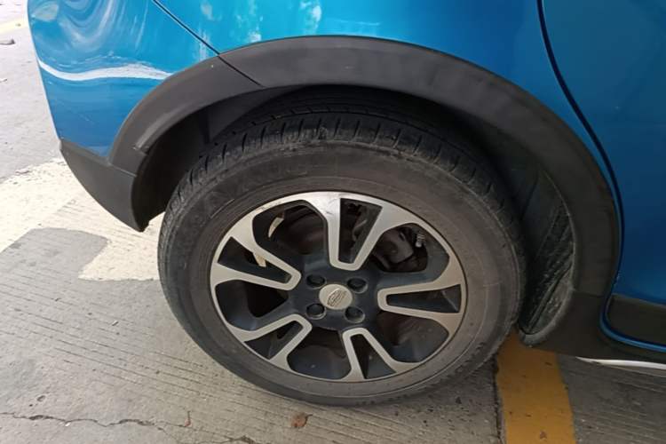 Used Geely Auto Vision X3 2017 1.5L Automatic Elite Model Right Rear Wheel Hub