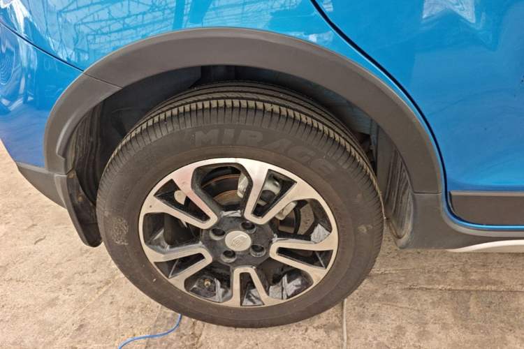 Used Geely Auto Vision X3 2017 1.5L Automatic Elite Model Right Rear Wheel Hub