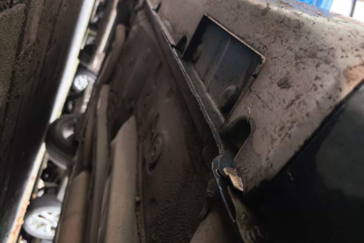 Used Geely Auto Vision X3 2017 1.5L Automatic Luxury Model Right Side Sill