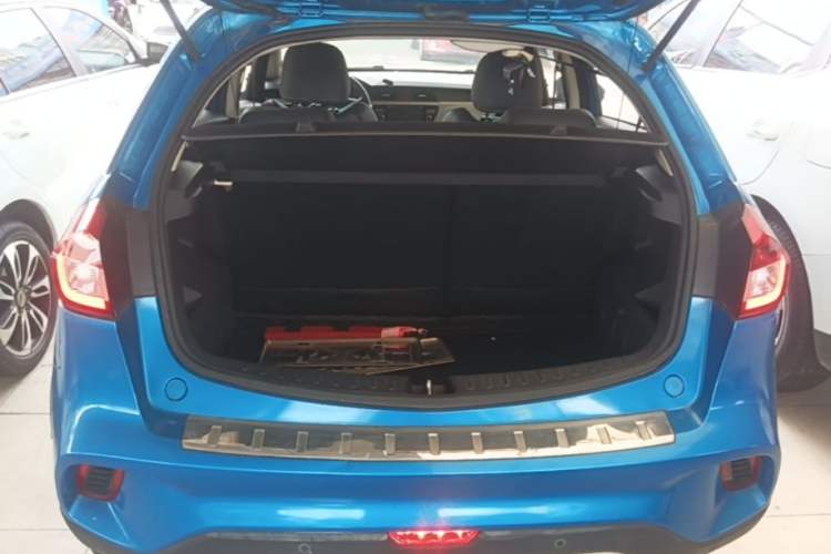 Used Geely Auto Vision X3 2017 1.5L Manual Luxury Model Trunk