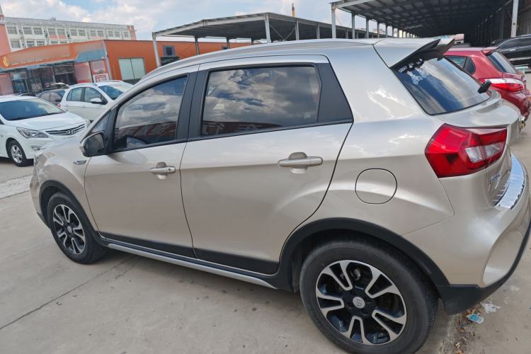 Used Geely Auto Vision X3 2017 1.5L Automatic Elite Model Exterior 5