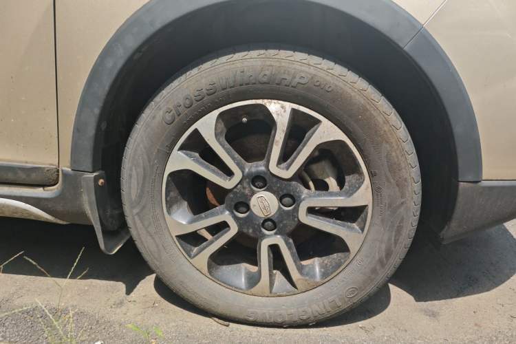 Used Geely Auto Vision X3 2017 1.5L Manual Elite Model Right Front Wheel Hub