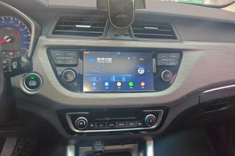 Used Geely Auto Vision X3 2017 1.5L Automatic Luxury Model Audio And AC Panel