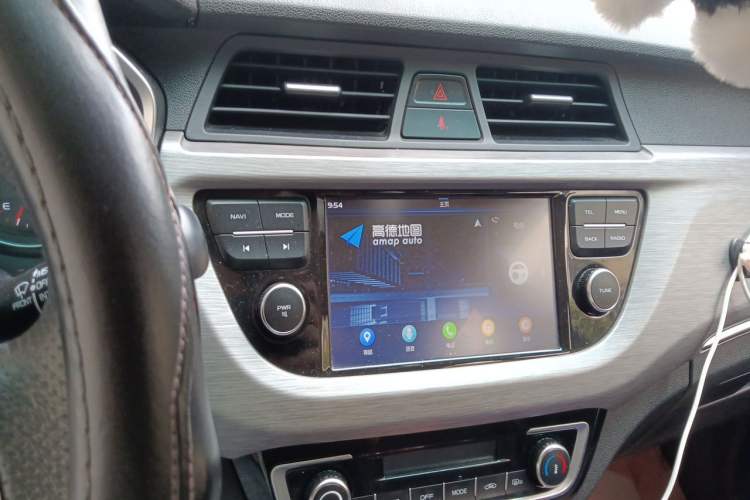 Used Geely Auto Vision X3 2017 1.5L Automatic Luxury Model Audio And AC Panel