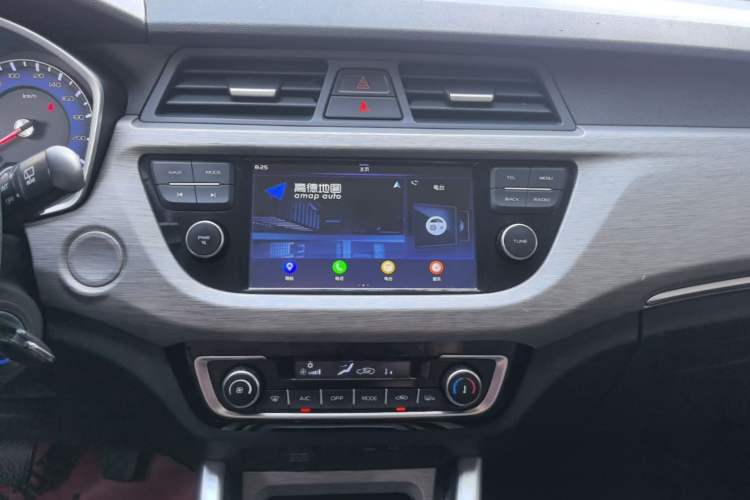 Used Geely Auto Vision X3 2017 1.5L Manual Elite Model Audio And AC Panel