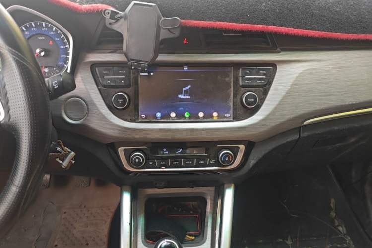 Used Geely Auto Vision X3 2017 1.5L Manual Elite Model Audio And AC Panel