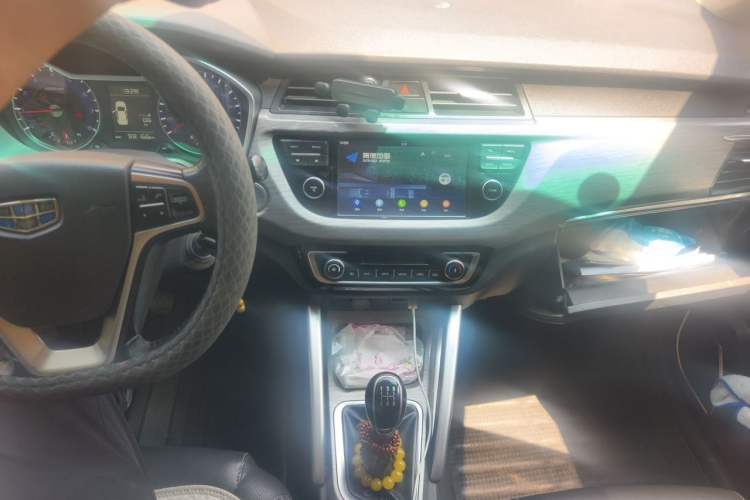 Used Geely Auto Vision X3 2017 1.5L Manual Luxury Model Audio And AC Panel