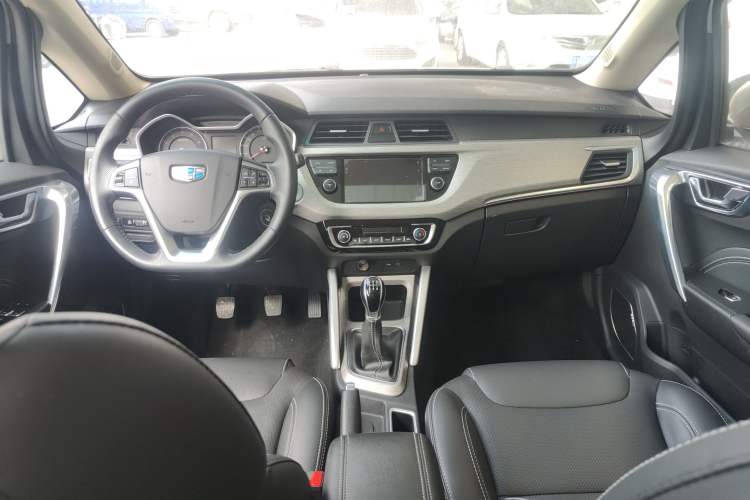 Used Geely Auto Vision X3 2017 1.5L Manual Luxury Model Center Console
