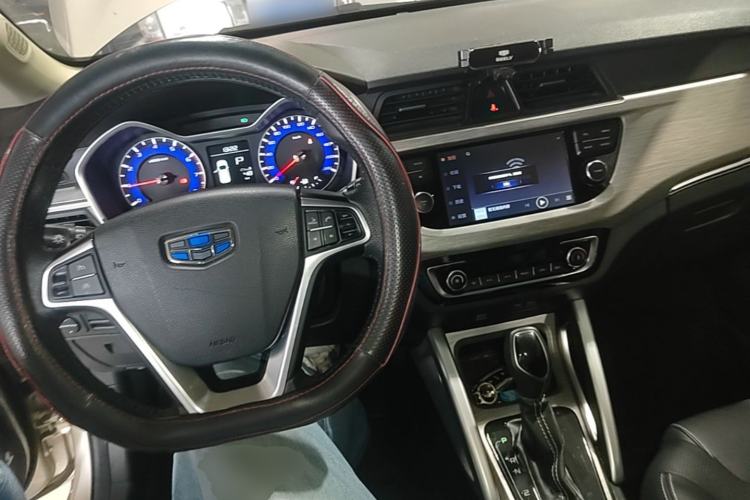 Used Geely Auto Vision X3 2017 1.5L Automatic Luxury Model Center Console
