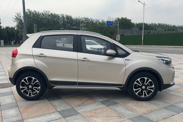 Used Geely Auto Vision X3 2017 1.5L Automatic Elite Model Exterior 2