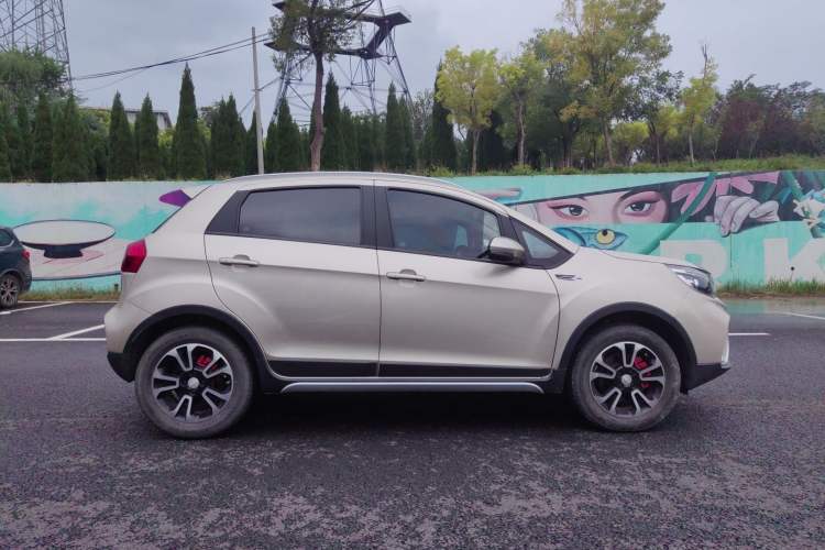 Used Geely Auto Vision X3 2017 1.5L Manual Luxury Model Exterior 3