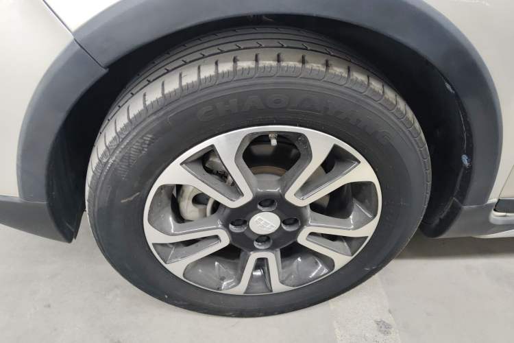 Used Geely Auto Vision X3 2017 1.5L Automatic Elite Model Exterior 3