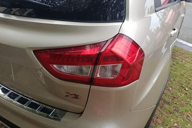 Used Geely Auto Vision X3 2017 1.5L Automatic Luxury Model Exterior 3