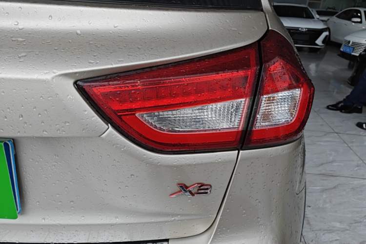 Used Geely Auto Vision X3 2017 1.5L Automatic Luxury Model Exterior 3
